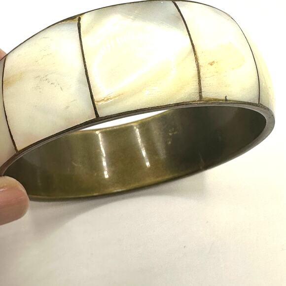 Mother of Pearl Brass Bangle Bracelet MOP Vintage Inlaid Mid Century Modern MCM - Picture 3 of 10